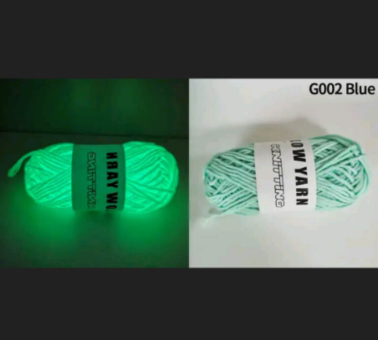 glow wol blauw