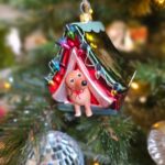 Teckel in Tent kersthanger