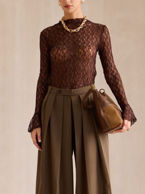 Lace Top Bruin